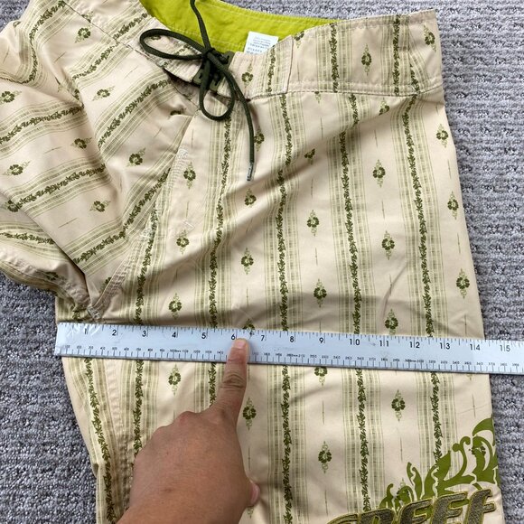 Reef Swim Trunks Men Size 31 Yellow Floral Bathing Suit Shorts Beach Surfing - Picture 10 of 12